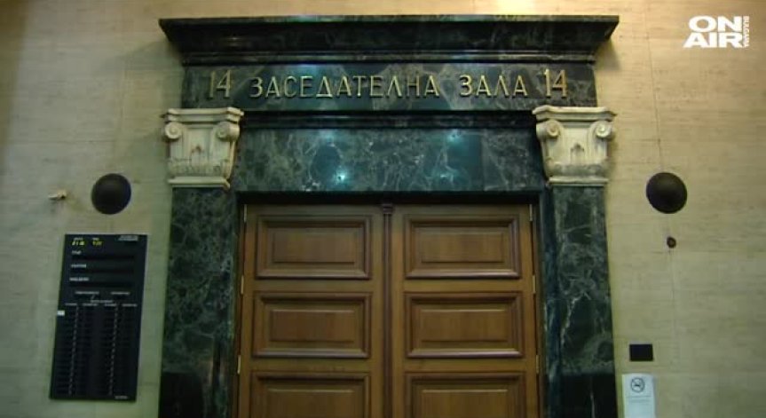 Разпитаха четирима свидетели за рухналата сграда на ул. 