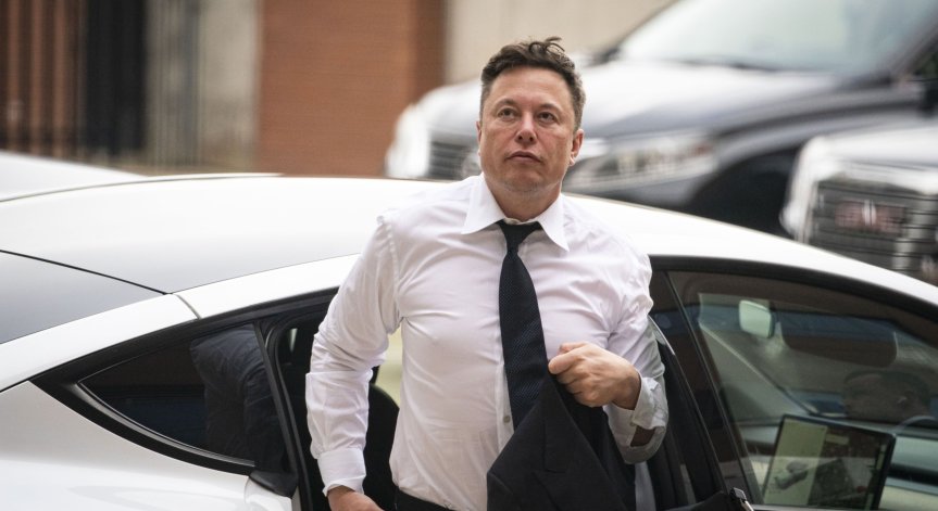 Мъск се прости с акции на Tesla за почти $6 млрд.
