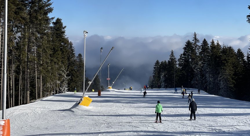 Грозни сцени до пулт на лифт 