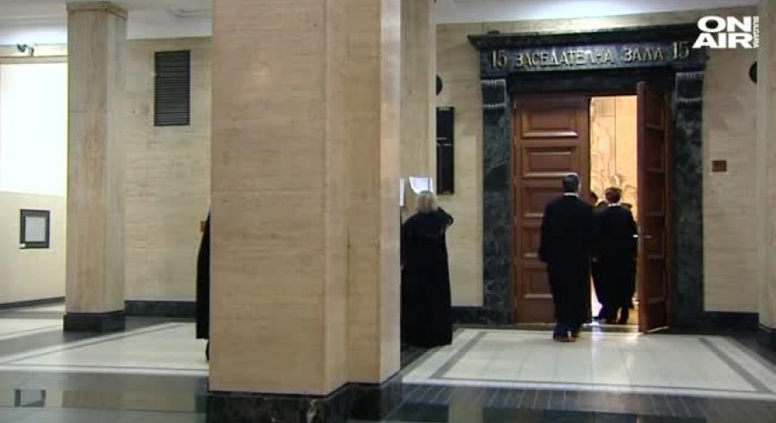 Доклад на САЩ: Корупцията остава проблем за България