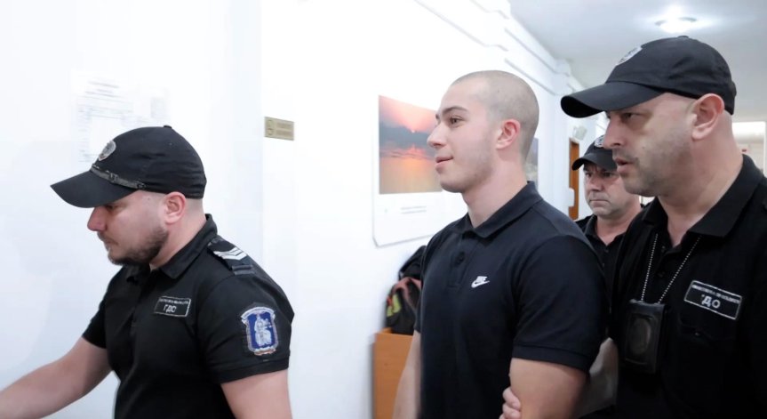 Никола Бургазлиев влиза в съда за катастрофата с АТВ в Слънчев бряг