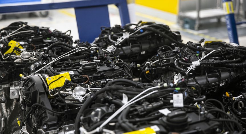 BMW се отказва от половината си двигатели и някои модели коли