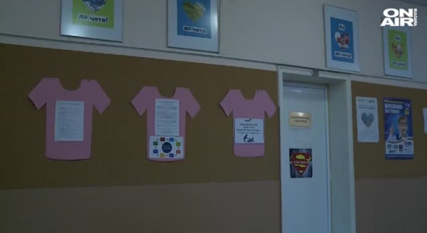 Голяма част от учениците се връщат в класните стаи