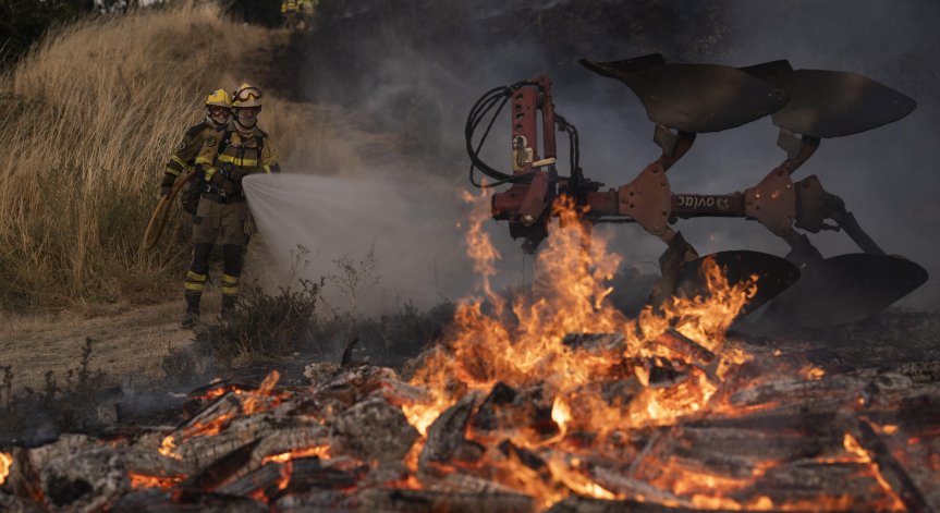 Множество са пожарите на Стария континент в момента.