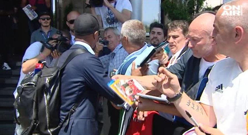 Едни от най-големите имена във футбола пристигнаха в София за All stars