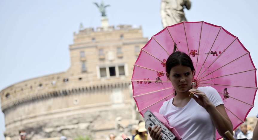 Екстремни жеги обхващат Европа, над 40° стига термометърът в Италия и Испания