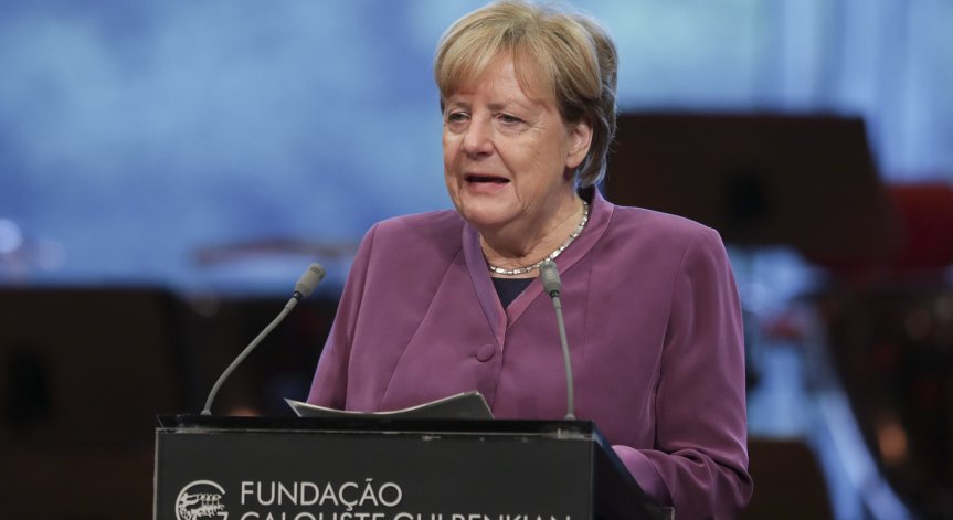 Германия помоли Меркел да бъде по-пестелива с разходите по офиса си