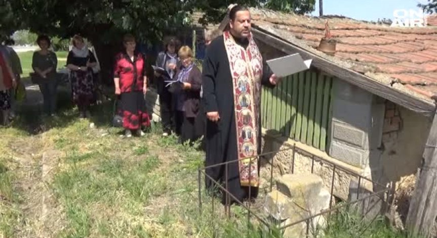Разтърсен от смъртни случаи, Алфатар се обърна към Бог