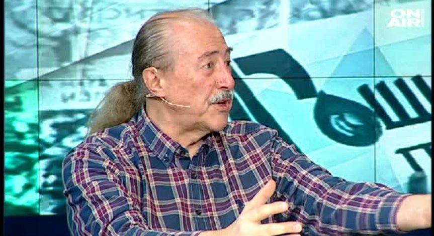 Полицаите за сваления билборд: 