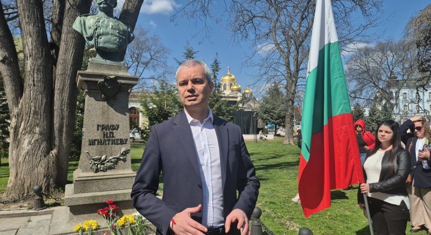 Костадин Костадинов: Паметта на граф Игнатиев не трябва да бъде поругавана
