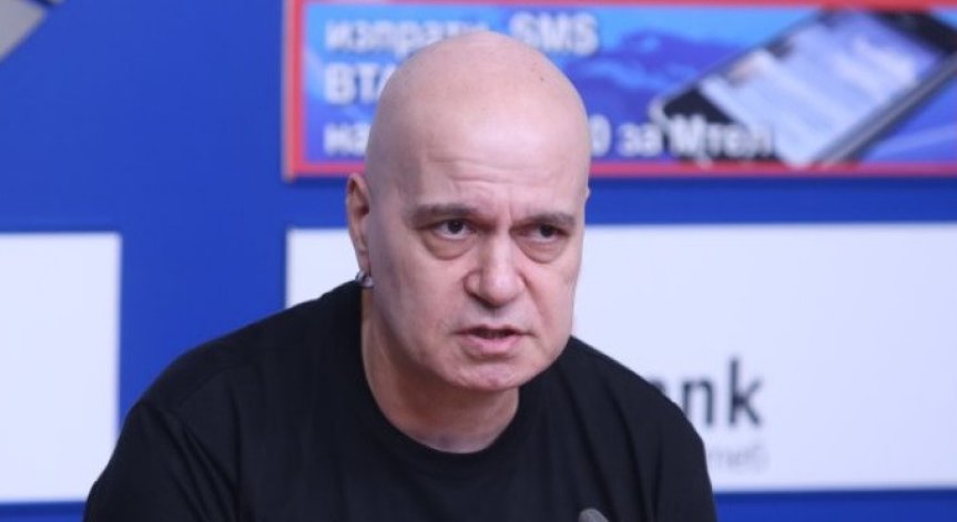 Трифонов: България празнува, а едни луди глави в Русия се борят за независимост от диктатора