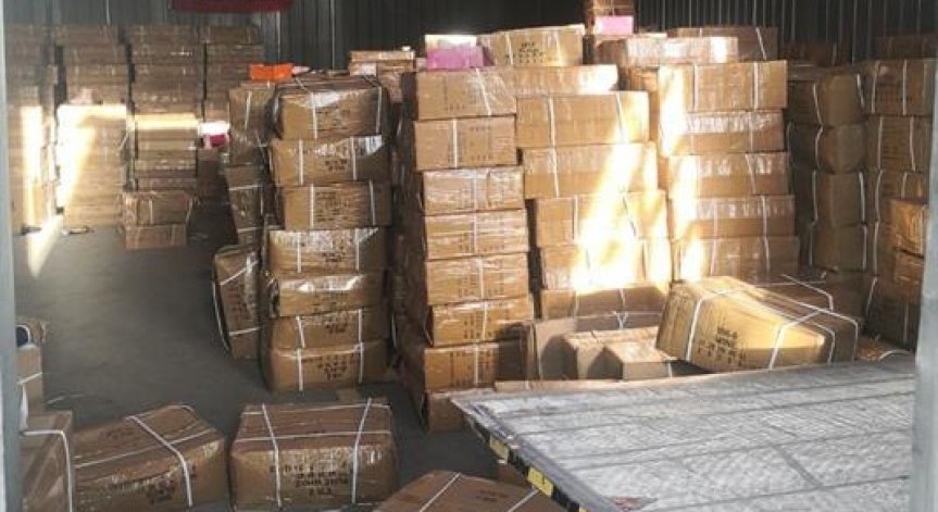 ГДБОП иззе над 6500 чифта обувки, имитиращи известни марки