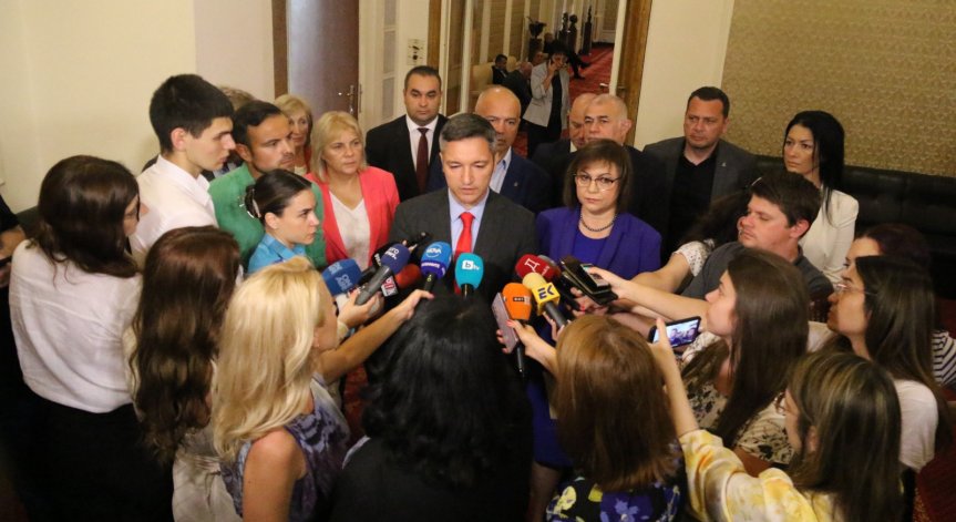 Изслушват шефовете на службите на закрито заседание за сайта 