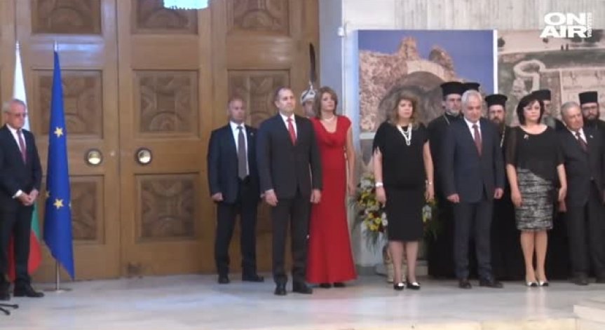 Петър Стоянов сред гостите на традиционния прием на президента
