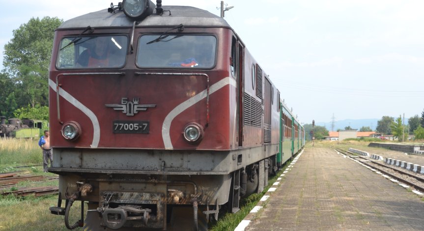 Теснолинейка блъсна човек край Велинград
