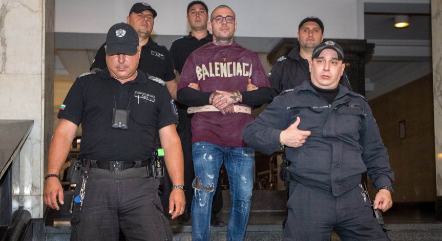 Семерджиев също чака решение на съда.