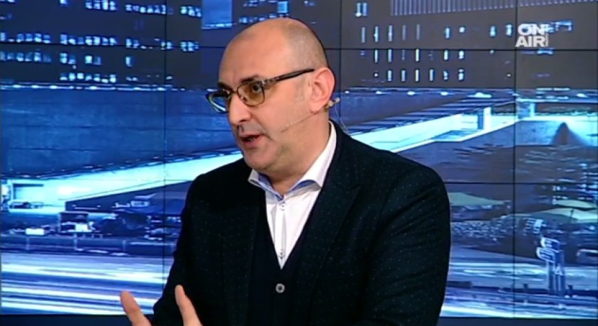 Дипломат: Великобритания върви по спиралата на самоунищожаването