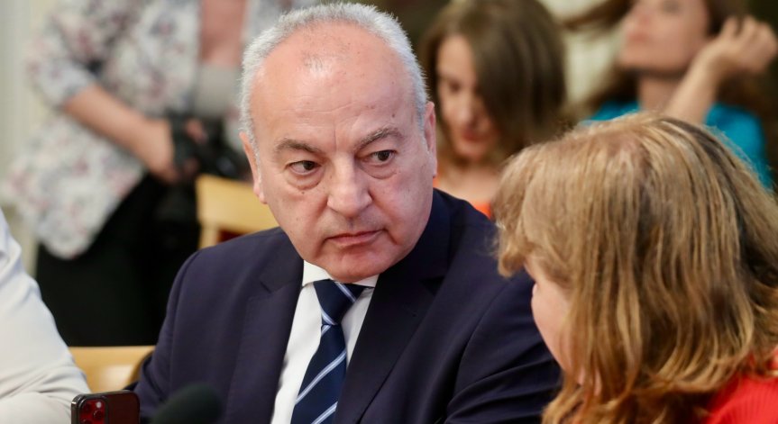 Донев: Може да се наложи корекция на отчета за разходите по държавния бюджет