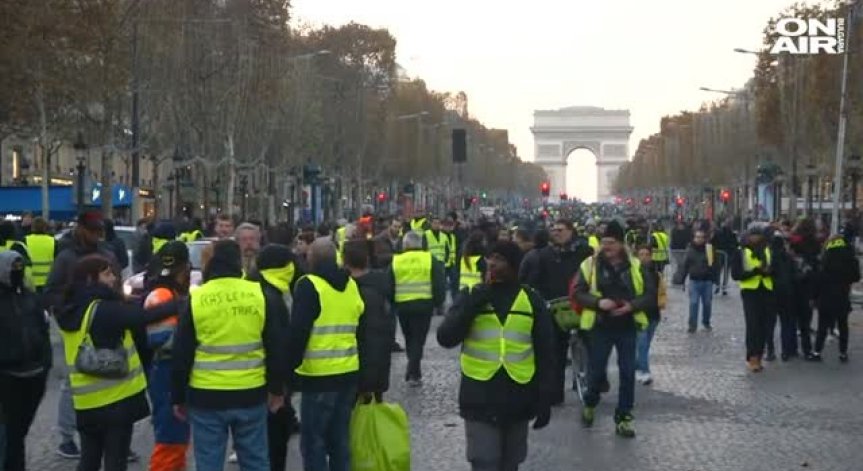 Масовите демонстрации и пътни блокади във Франция взеха жертва