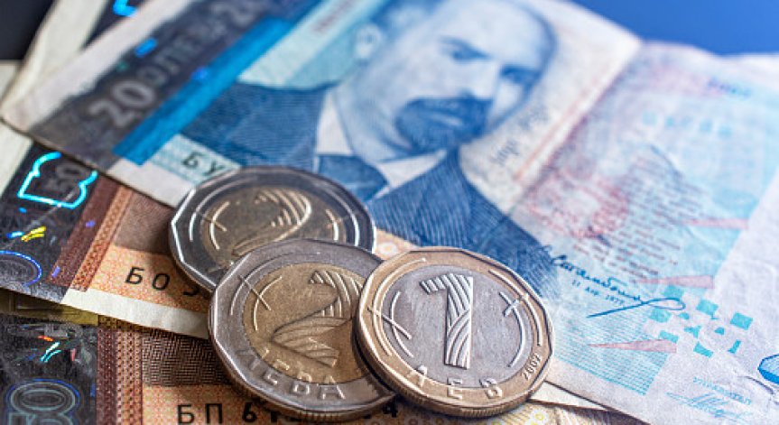 МС одобри: 413 лв. линия на бедност в България през 2022 г.