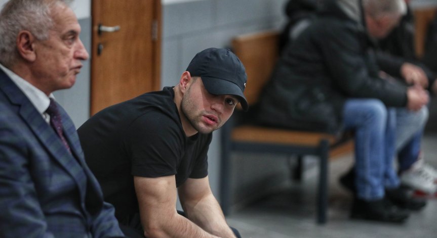 21-годишният младеж е обявен за общодържавно издирване.