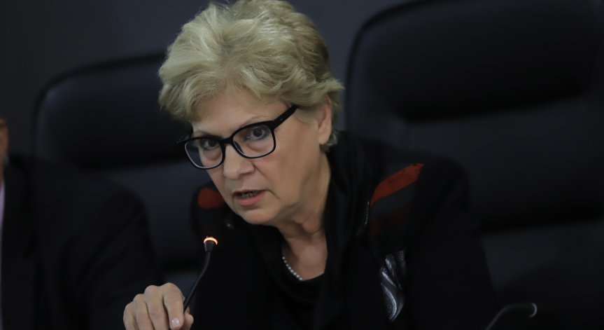 Министър Комитова назначи проверка на програмата 