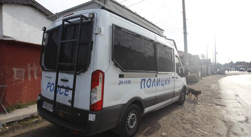 Нападнаха и биха полицаи в Самоков