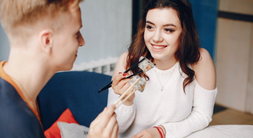 Ето кои са признаците, че някой е привлечен от вас