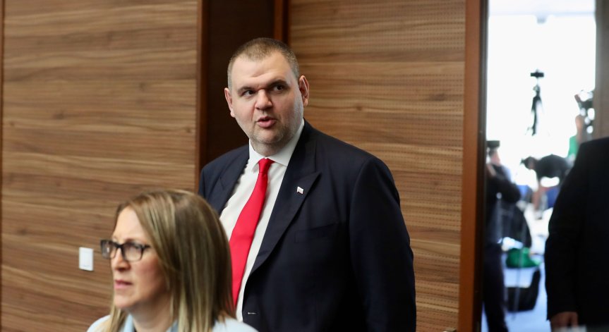 Пеевски: Провалени политици от ДБ фабрикуват лъжи - сезирам прокуратурата