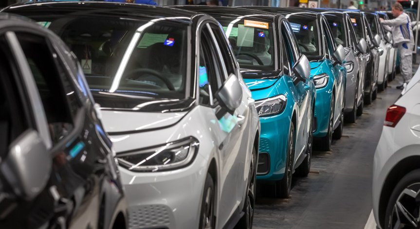 ЕК ще има право да спира продажбата на нови автомобили от ЕС