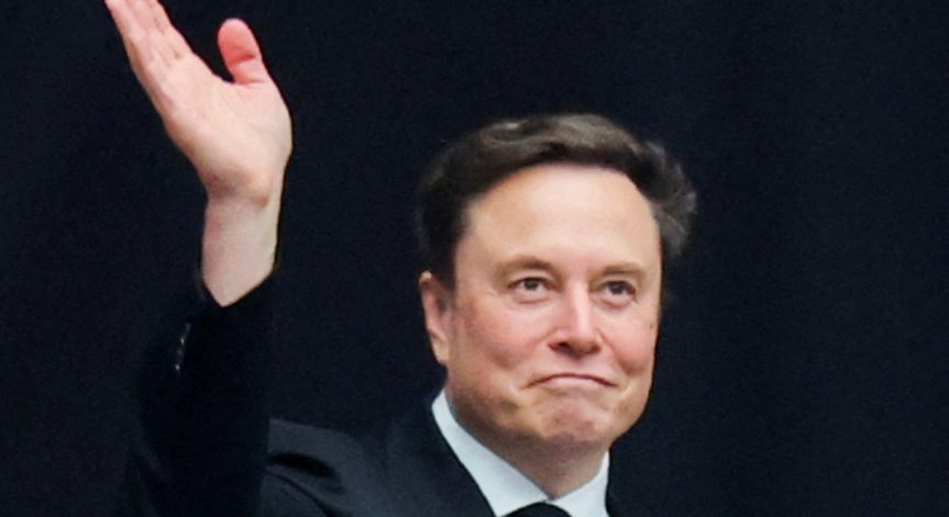 Мъск харчи милиарди за гигантски център за изчисления с AI