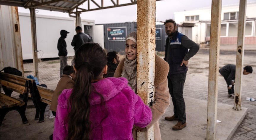 Турция има обща граница със Сирия с дължина над 900 км.