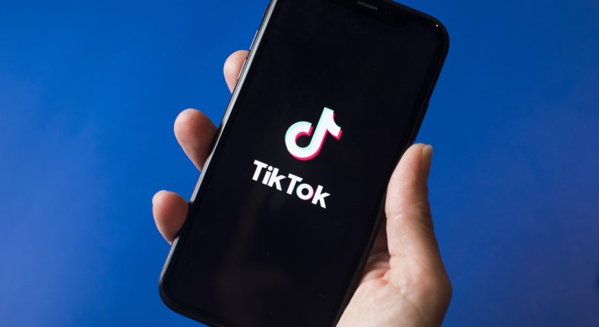 Разследване: ТikTok рекламира секс, наркотици и алкохол на малолетни