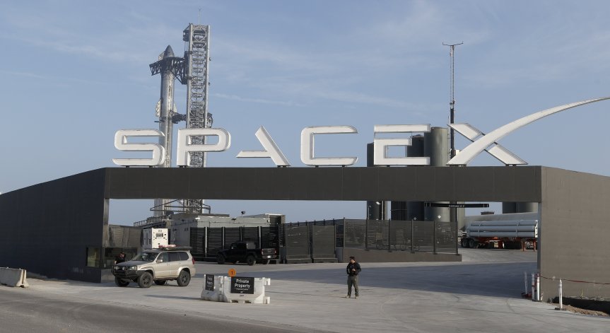 SpaceX обсъжда мегасделка за $200 млрд.