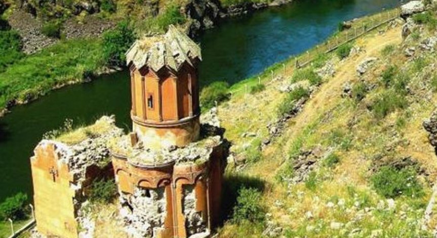 Турция започва да реставрира арменските църкви