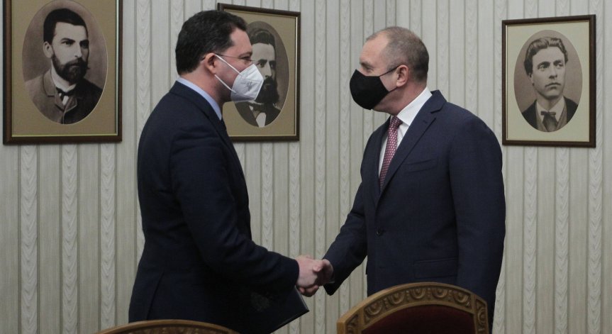 Радев поиска диалог между партиите: България има нужда от стабилно правителство