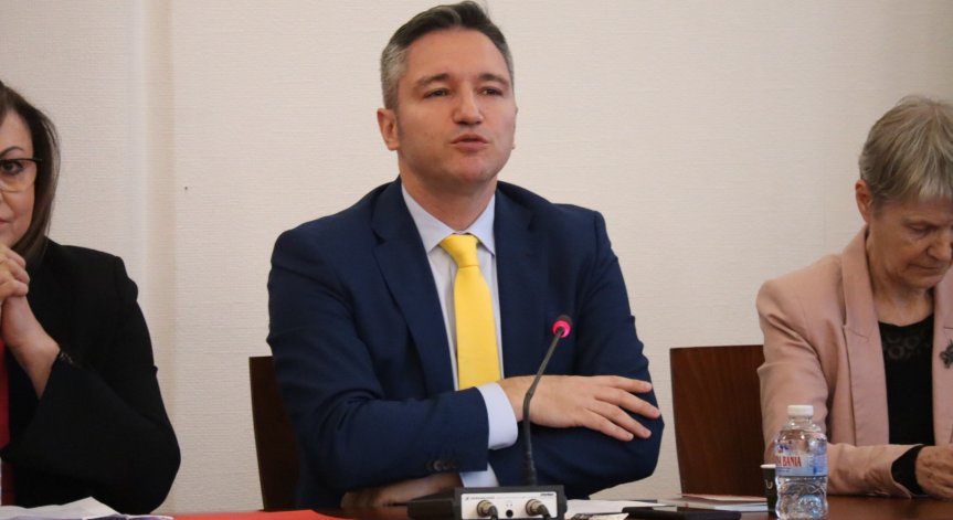 Вигенин: БСП ще сезира КС заради решението за изпращане на оръжия за Украйна