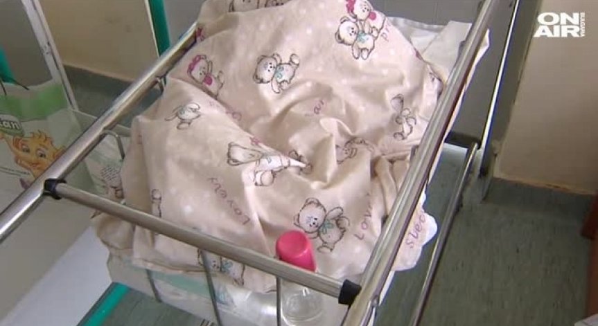 Разследват смъртта на родилката от 