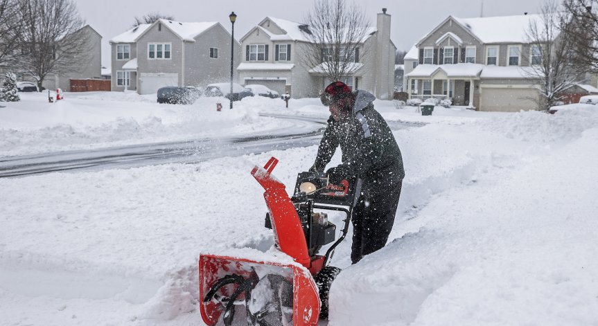 Силна снежна буря се насочва към Ню Йорк, очаква се да натрупа до 60 см