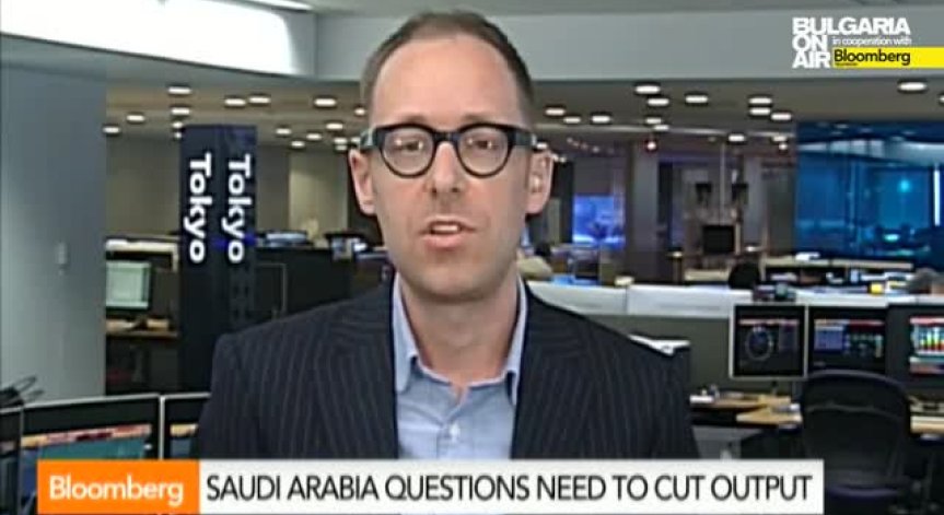 Кое дърпа цената на петрола под $60