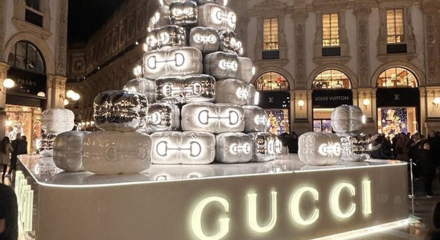 Екоактивисти хвърлиха боя по 