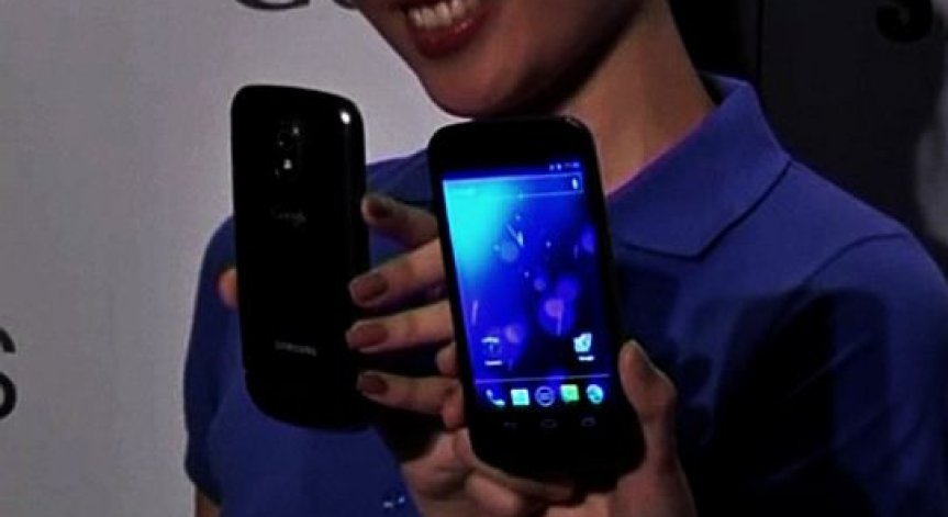 Samsung пуска нов смартфон през ноември