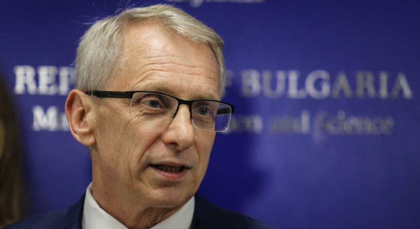 Акад. Денков с важно уточнение за втория пакет военна помощ за Украйна