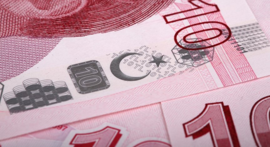 Спaд дo peĸopдни нива, турската лира се обезцени с над 7%