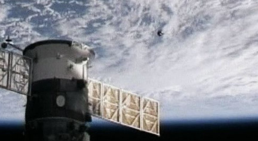 Руският Союз се скачи с Международната космическа станция
