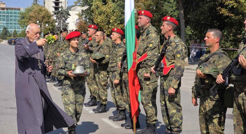 Обстановката в Косово се променя бързо, обърна се генерал-лейтенант Попов към военнослужещите.