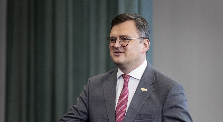 Кулеба: Украйна няма да приема предложения, водещи до загуба на територия
