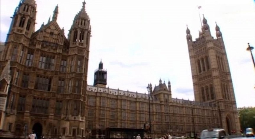 Родители и студенти - в паника: Няма да се променят кредитите за висше на Острова