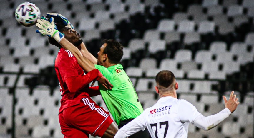 Изписаха Георги Петков от болница, аут от терена е за няколко седмици