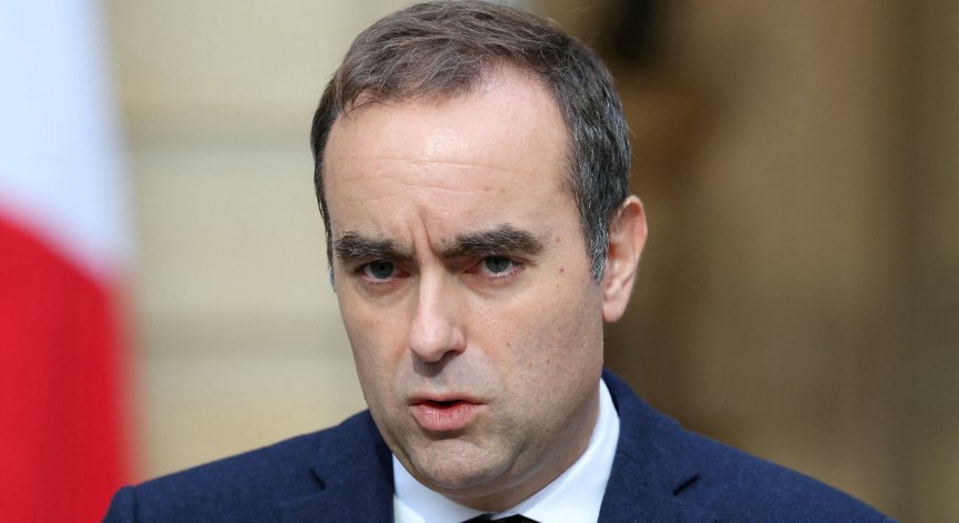 Френският премиер Себастиен Льокорню представи членовете на новото си правителство